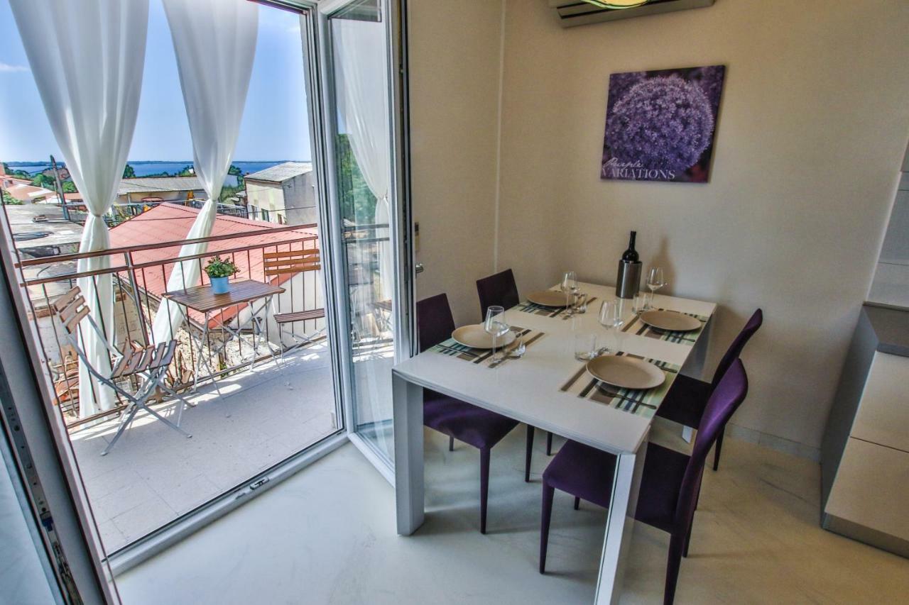 Family Beach Apartments Перой Екстериор снимка